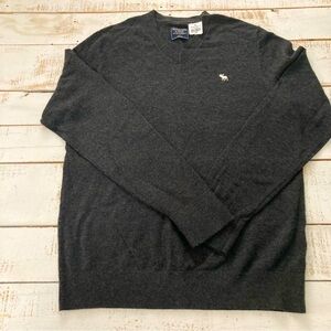 Abercrombie & Fitch V-neck Pull Over Sweater NWT